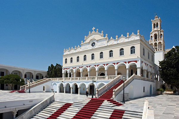 temple de l evangeliste tinos hébergement